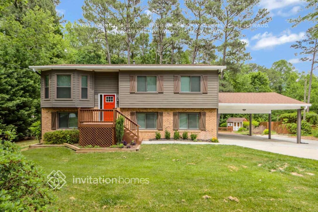 3164 Periwinkle Dr in Snellville, GA - Foto de edificio