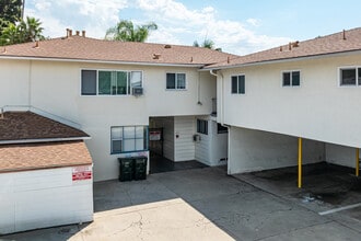 275-285 N Garfield Ave in Pasadena, CA - Building Photo - Building Photo