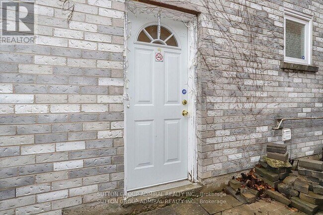 132 Larratt Ln in Richmond Hill, ON - Building Photo - Building Photo