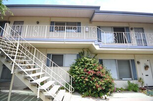 121 W Arrellaga St, Unit 002 in Santa Barbara, CA - Building Photo