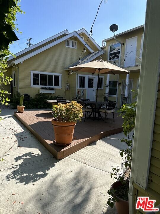 3017 Colorado Ave-Unit -C in Santa Monica, CA - Building Photo