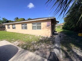3594 Almar Rd in Lake Worth Beach, FL - Building Photo