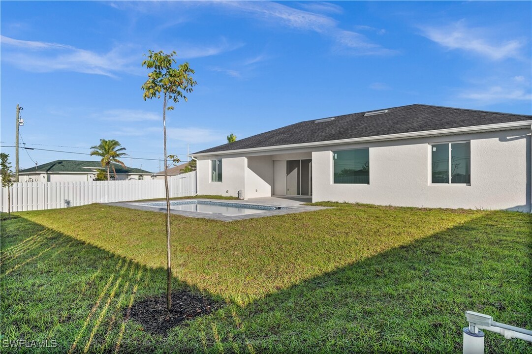 610 NW 23rd Terrace in Cape Coral, FL - Building Photo