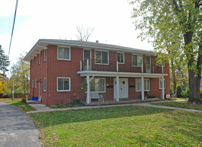 213 Jefferson St in Waterford, WI - Building Photo - Building Photo