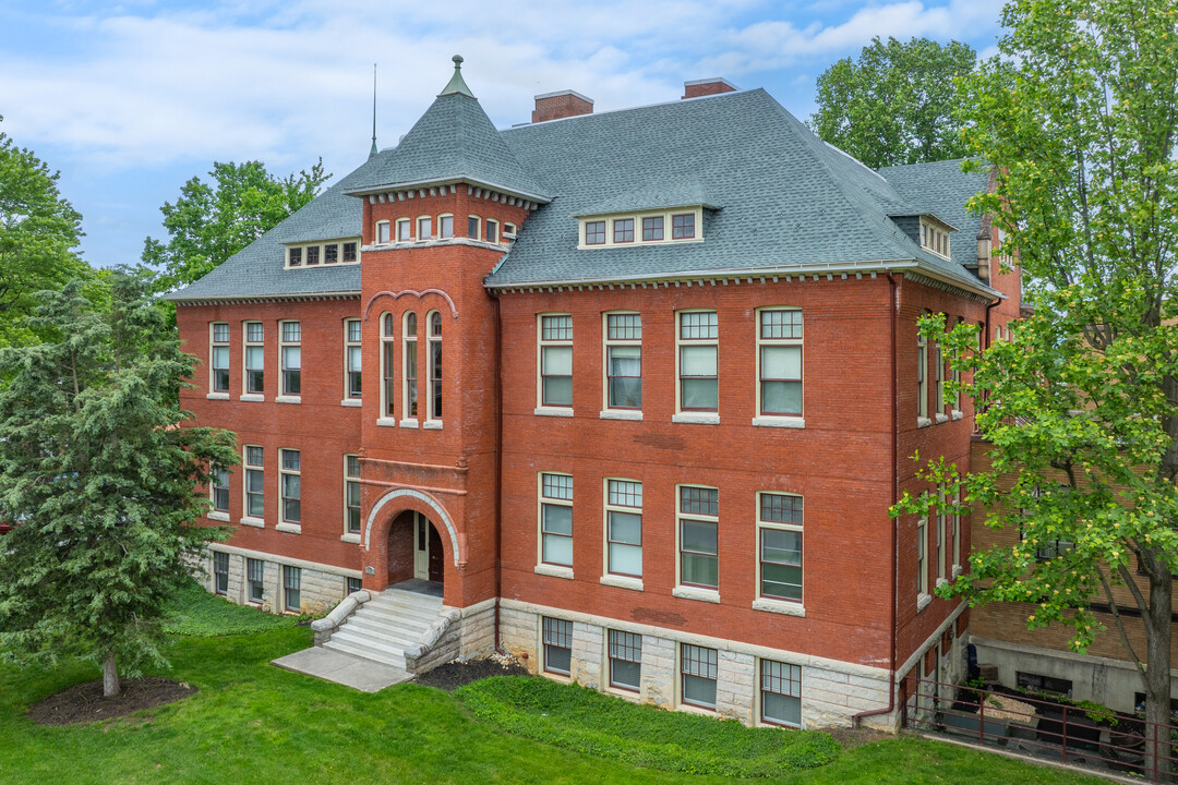 The School house Luxury Condominiums in Mechanicsburg, PA - Building Photo