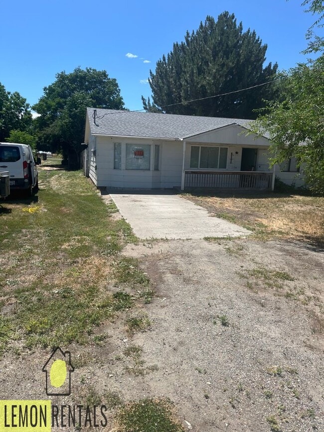 property at 1010 3rd Ave