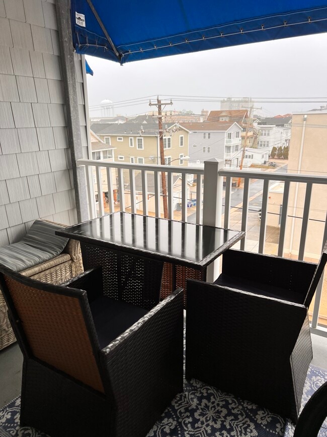 property at 1008 Wesley Ave