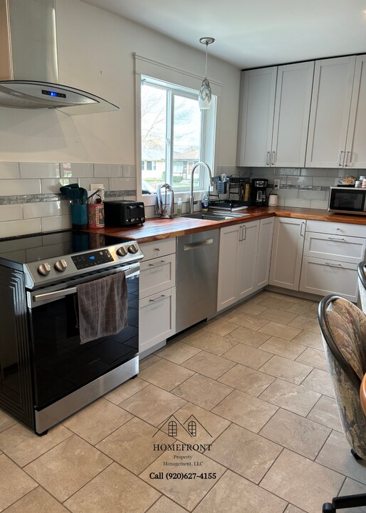 1104 Pershing Ave in Sheboygan, WI - Building Photo