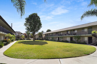 Villa Clara Apartments in Santa Ana, CA - Building Photo - Building Photo