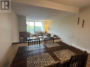 20-420 Speers Rd in Oakville, ON - Building Photo - Building Photo