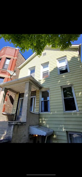 2851 S Emerald Ave in Chicago, IL - Building Photo