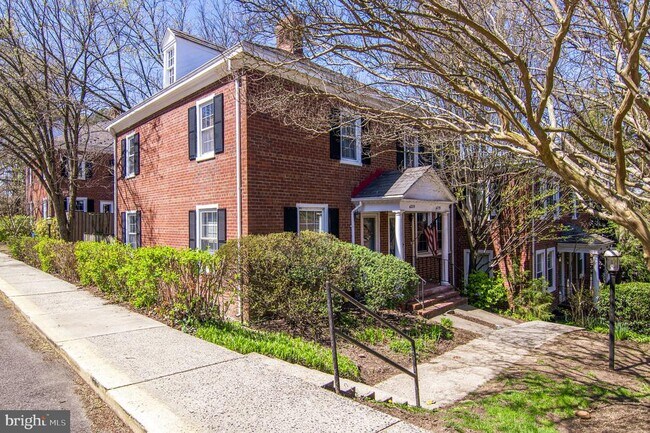 4237 32nd Rd S in Arlington, VA - Foto de edificio - Building Photo