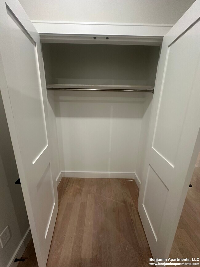 161 Allston St, Unit 2 in Boston, MA - Foto de edificio - Building Photo