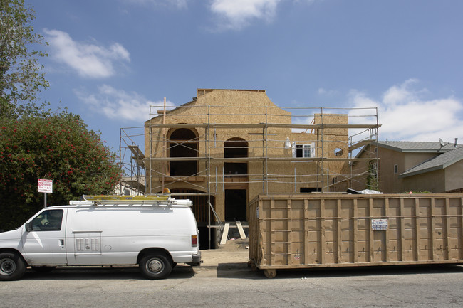 5937 Willoughby Ave in Los Angeles, CA - Building Photo - Building Photo