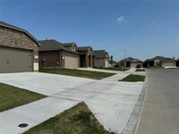 8541 Little Acorn Dr in Fort Worth, TX - Foto de edificio - Building Photo