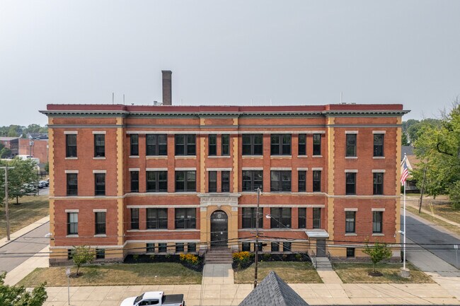 Riverside Apartments in Buffalo, NY - Building Photo - Building Photo