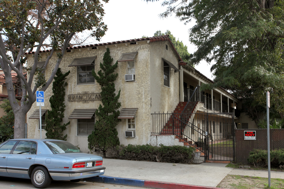 Franciscan in Long Beach, CA - Foto de edificio