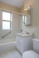 1109 Boylston St, Unit 4 in Boston, MA - Building Photo - Building Photo