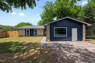 7002 Teaberry Dr in Austin, TX - Building Photo - Building Photo
