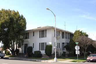 1041 N Fulton St in Fresno, CA - Building Photo - Building Photo