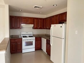 1600 Church Rd, Unit B211 in Wyncote, PA - Foto de edificio - Building Photo