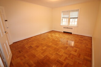 312 Washington St in Wellesley, MA - Building Photo - Building Photo