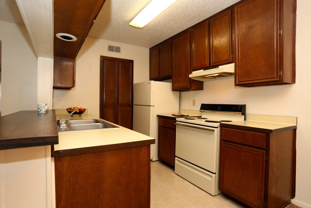 Meadowood Village Apartments Oklahoma City, OK Apartments