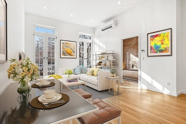 301 E 10th St, Unit 5