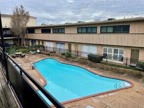 3809 N Braeswood Blvd in Houston, TX - Building Photo - Building Photo