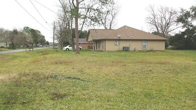 7017 Caldwell St in Hitchcock, TX - Building Photo - Building Photo