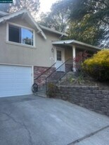 2032 Donald Dr in Moraga, CA - Building Photo