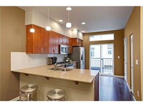 2161 NW Talus Dr in Issaquah, WA - Building Photo - Building Photo