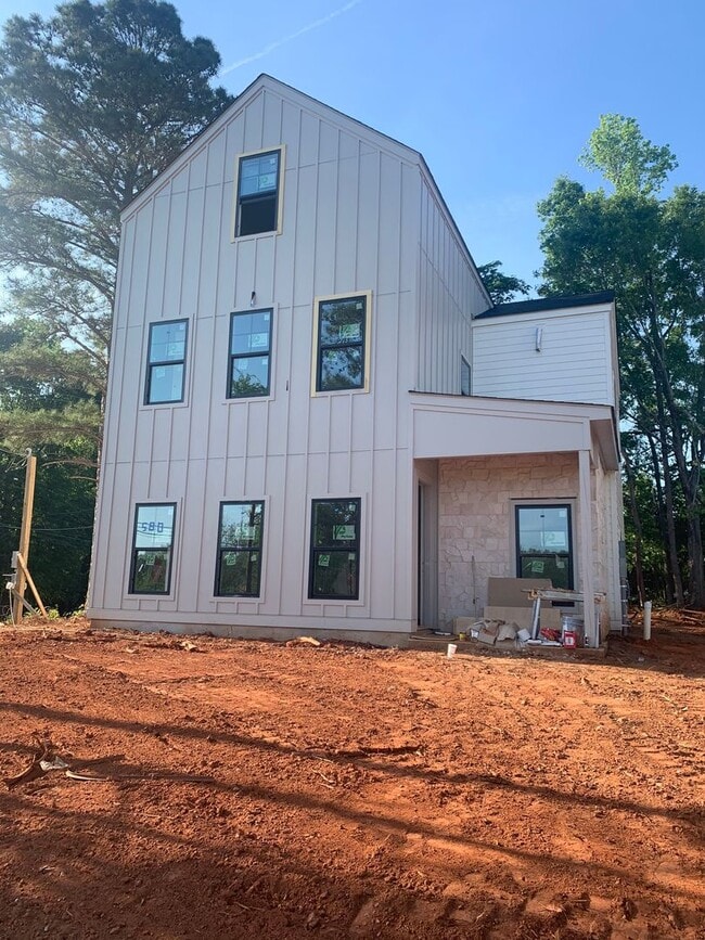 property at 580 Auburn Dr