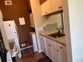 3690 Towne Point Rd, Unit B. Upstairs in Portsmouth, VA - Building Photo - Building Photo