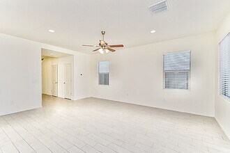 7751 S Candlepine Dr in Tucson, AZ - Building Photo - Building Photo