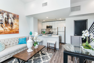 ST Townhomes at Slauson in Culver City, CA - Foto de edificio - Building Photo