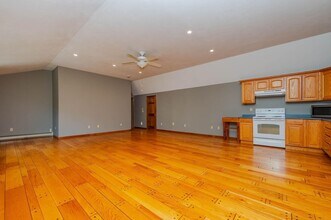 32 Palm Dr in Greenland, NH - Building Photo - Building Photo