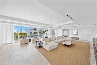 4701 Meridian Ave in Miami Beach, FL - Building Photo - Building Photo