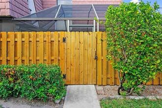 7801 Courtyard Run W in Boca Raton, FL - Building Photo - Building Photo