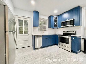 4312 Spruce St in Philadelphia, PA - Building Photo
