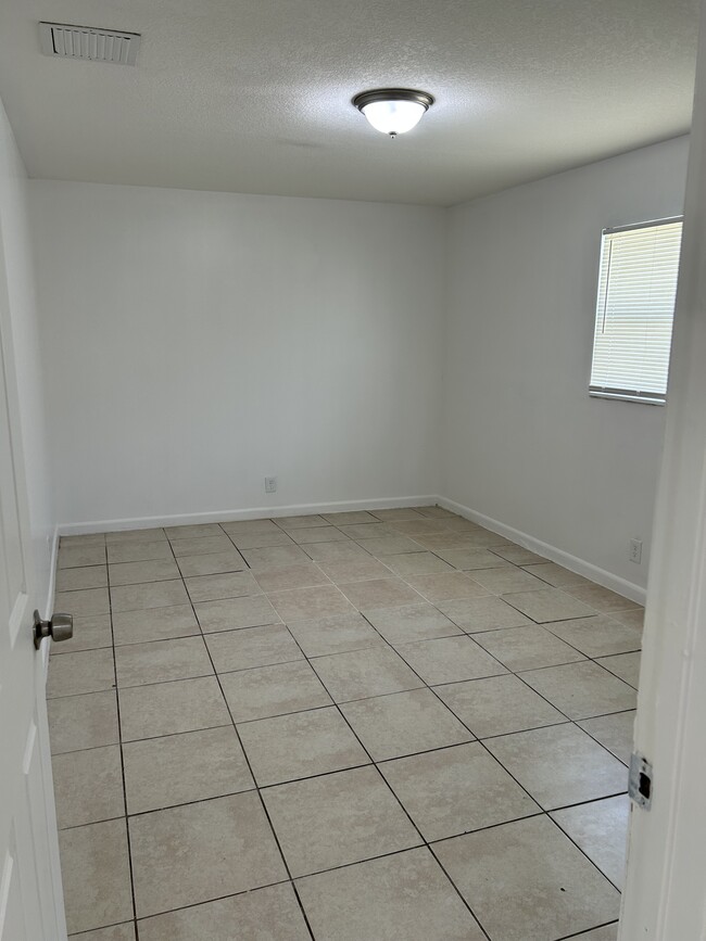 5719 NW 27th Ct, Unit 5719 NW 27 Ct in Lauderhill, FL - Building Photo - Building Photo