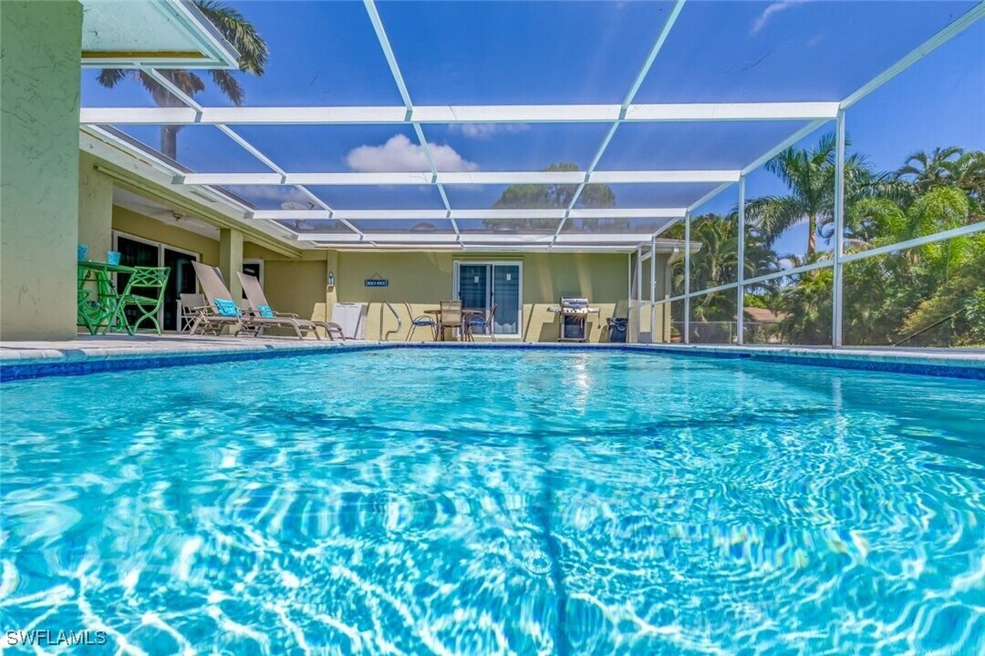 9834 Delaware St in Bonita Springs, FL - Building Photo