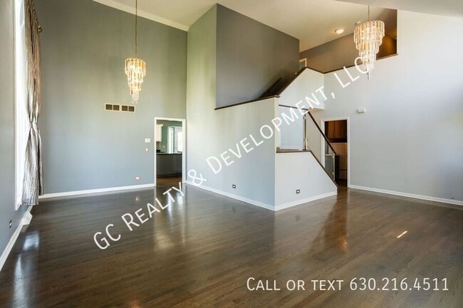 810 Clarendon Ln in Aurora, IL - Building Photo - Building Photo