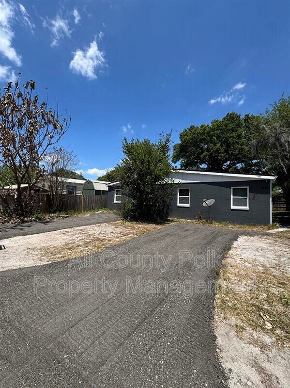 3020 Galaxy Ln in Lakeland, FL - Building Photo - Building Photo