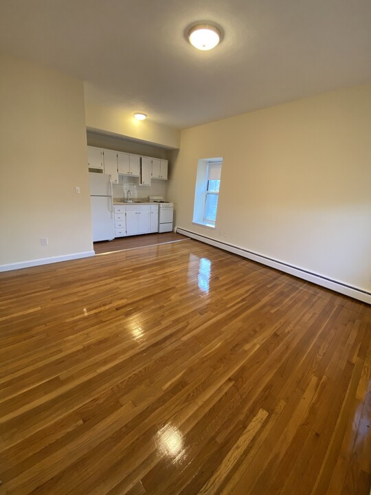 180 N Beacon St, Unit 14 in Boston, MA - Building Photo