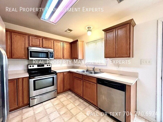 8549 Filbert Ln in Charlotte, NC - Building Photo - Building Photo