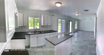 21870 SW 118th Ave in Goulds, FL - Building Photo