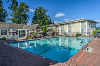 17302 NE 45th St, Unit 103 in Redmond, WA - Foto de edificio - Building Photo