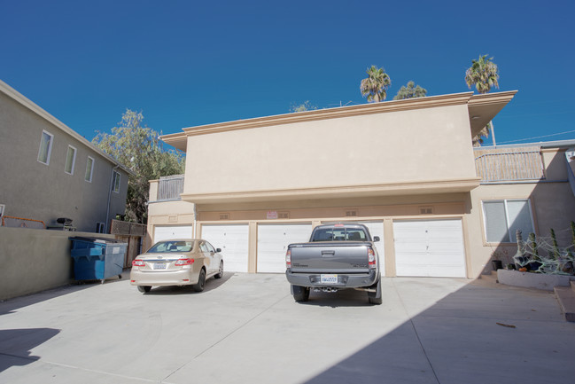 Loma Lane Apartments in San Clemente, CA - Building Photo - Building Photo