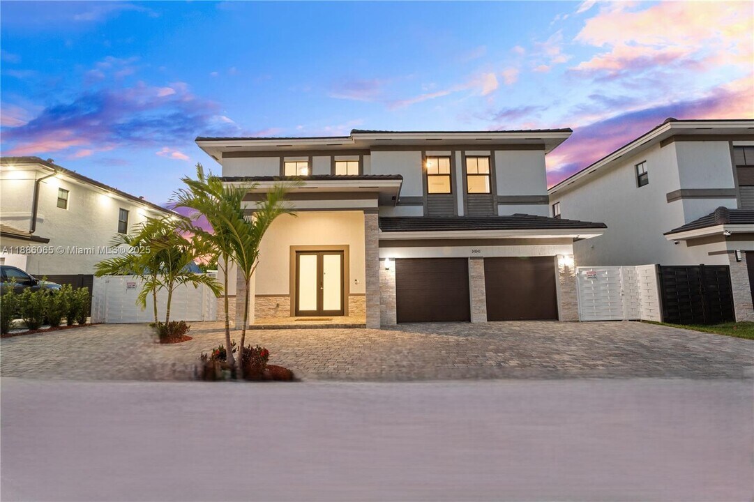 14841 SW 39th Terrace in Miami, FL - Building Photo